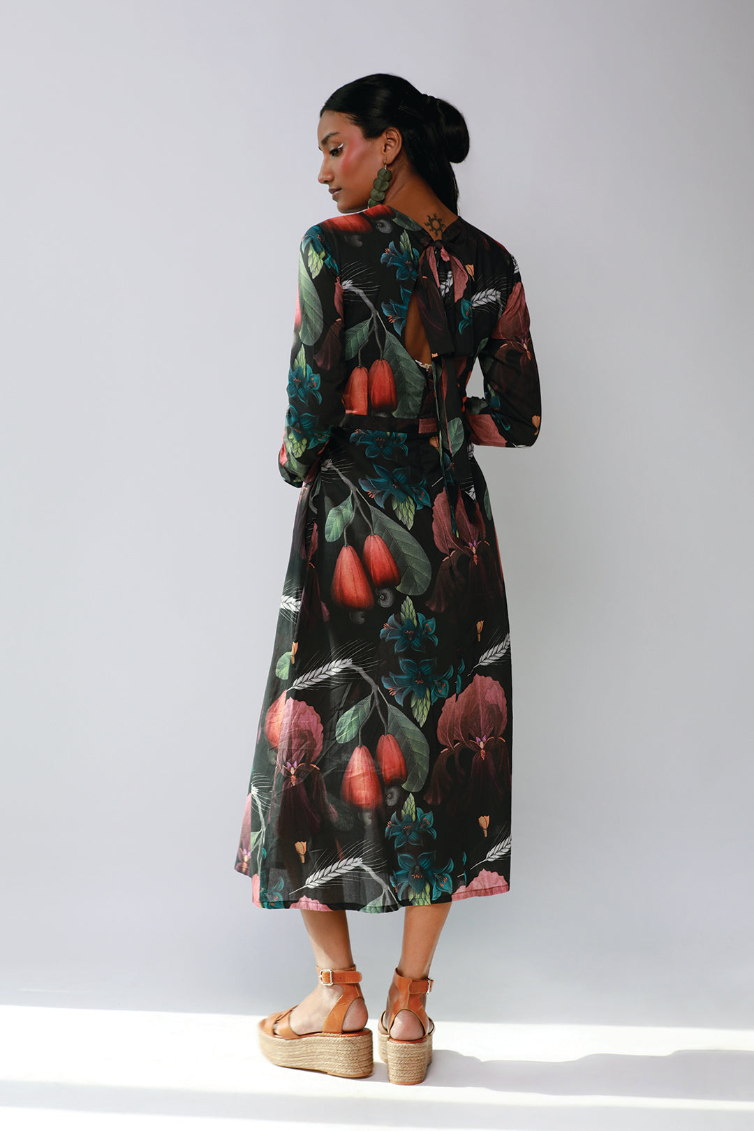 IRIS WHEAT KEYHOLE DRESS