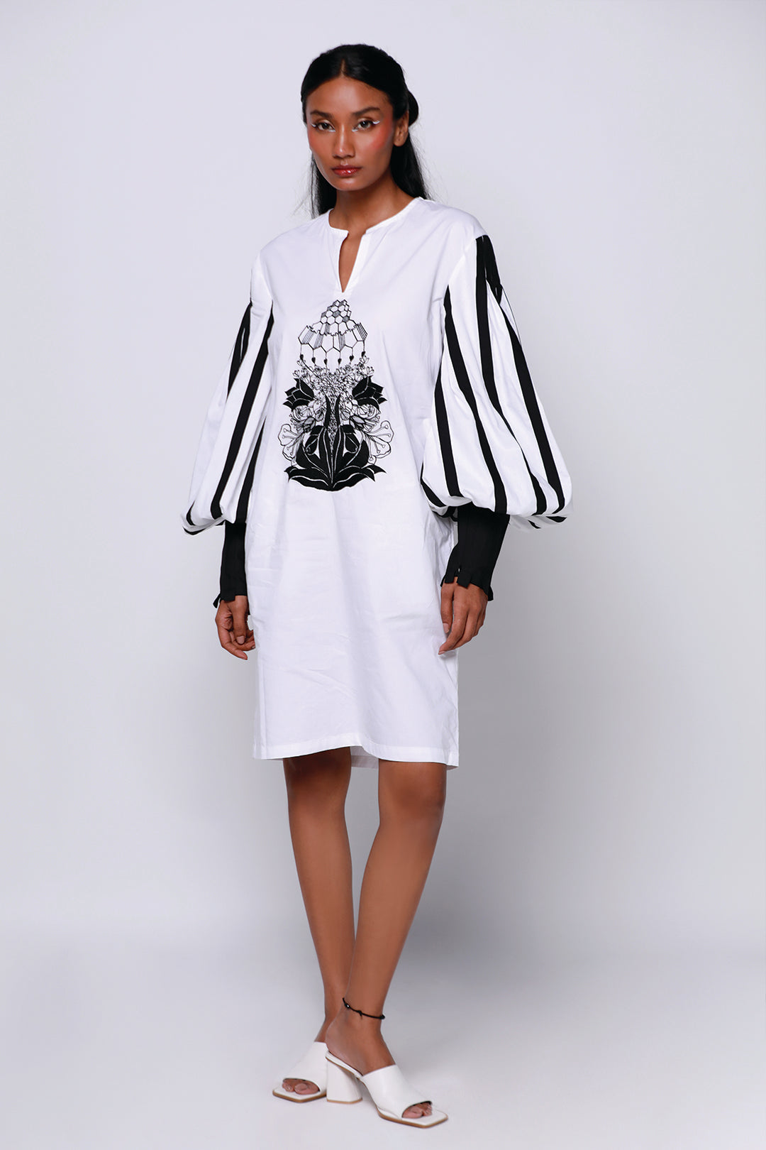 WHITE DURIAN HEXAD DRESS